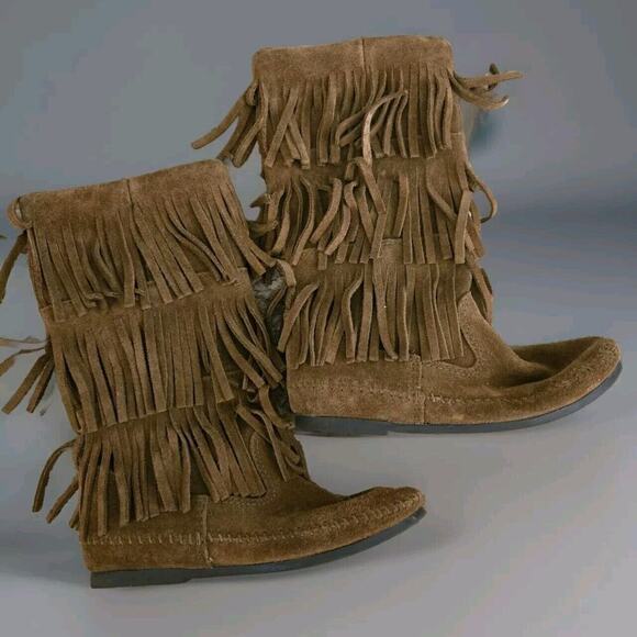 Minnetonka Moccasin 3 Layer Tiered Fringe Boots Womens Size 6 Brown Suede Boho - Picture 3 of 8